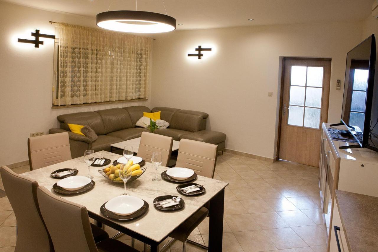 Apartment Nikoleto Zadar Bagian luar foto